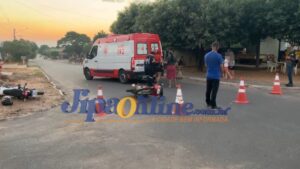 motociclistas ficam feridos após colisão na rua Goiânia com a rua T-24.