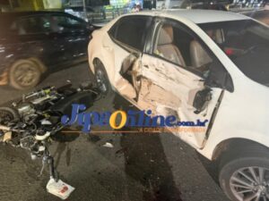 Motociclista fica gravemente ferido após colisão com carro na BR-364, em Ji-Paraná.